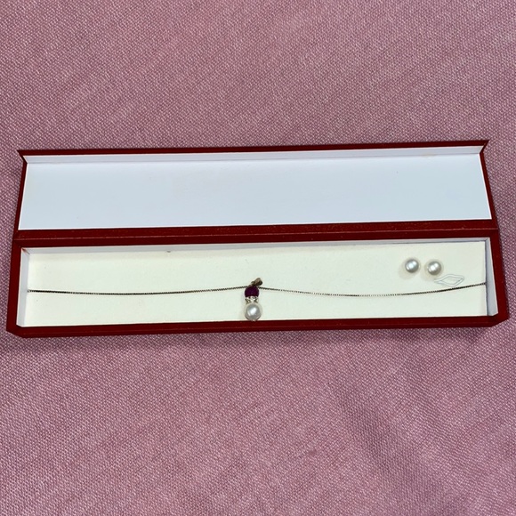 Cultured F.W. Pearls New In Box Necklace/Earrings - Picture 1 of 4